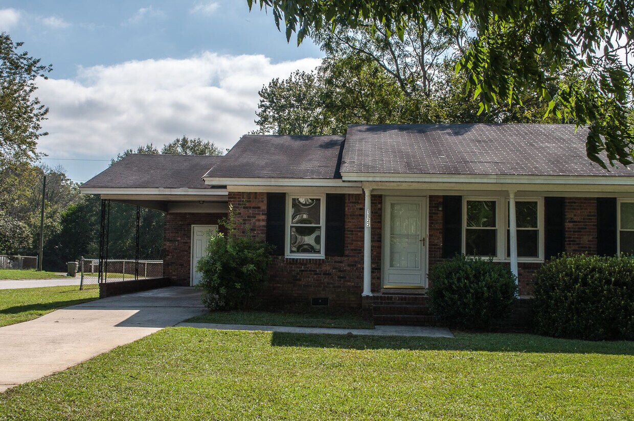Primary Photo - 1122 Hazelwood Rd