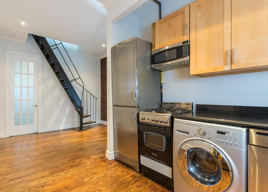 Primary Photo - 223 E 23rd St