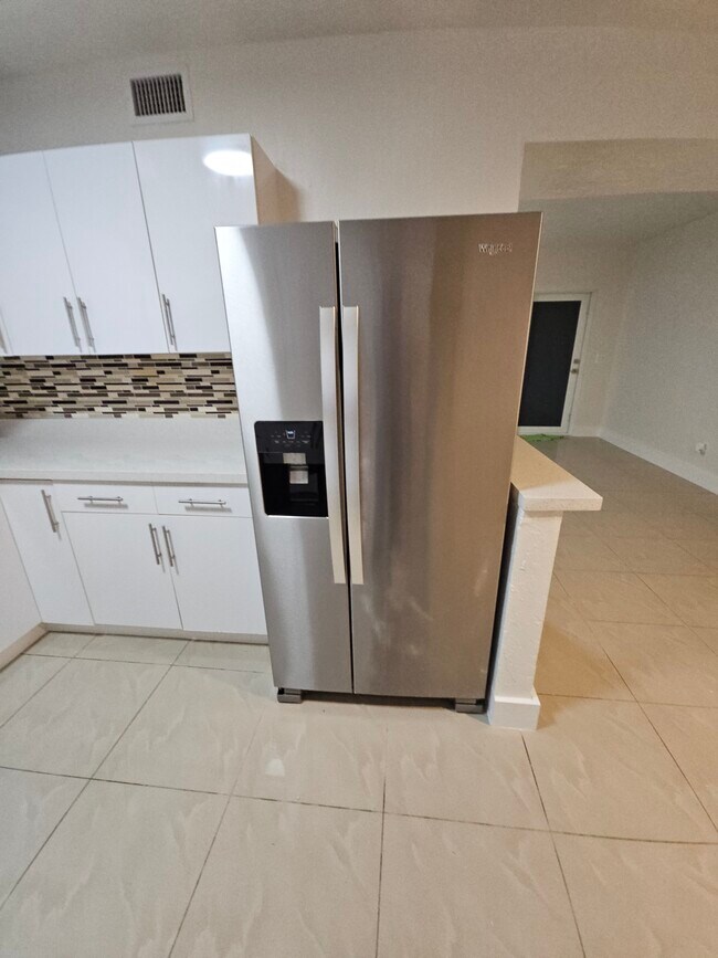 Foto del edificio - 512 NW 113th St