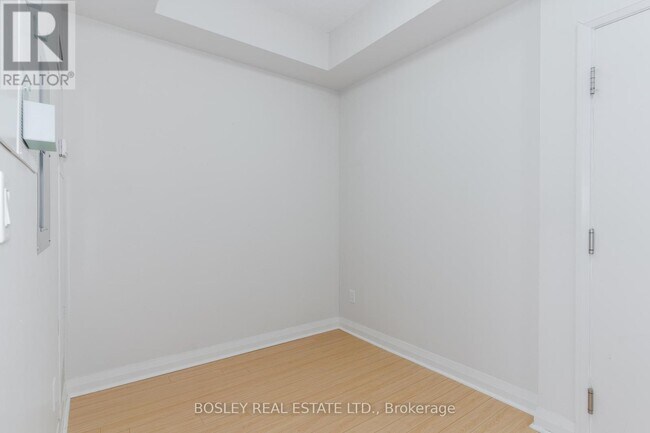 Building Photo - 220 Victoria St