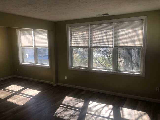 Building Photo - 12215 Ashbury Ave