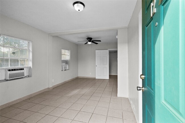 Building Photo - 806 3rd Ave N