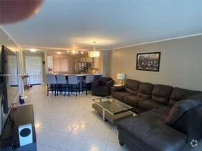 Building Photo - 2205 S Cypress Bend Dr