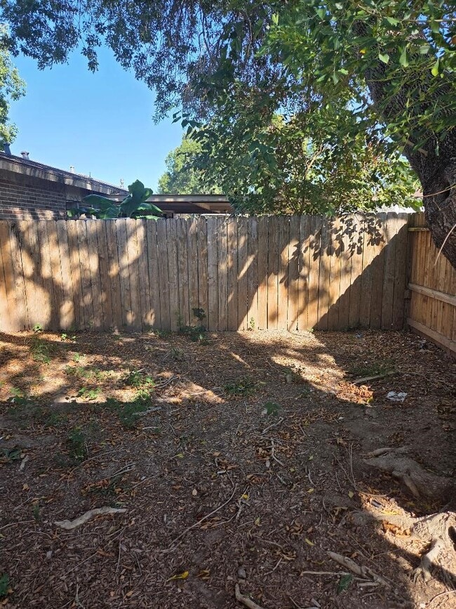 Foto del edificio - 2000 Bahama Dr