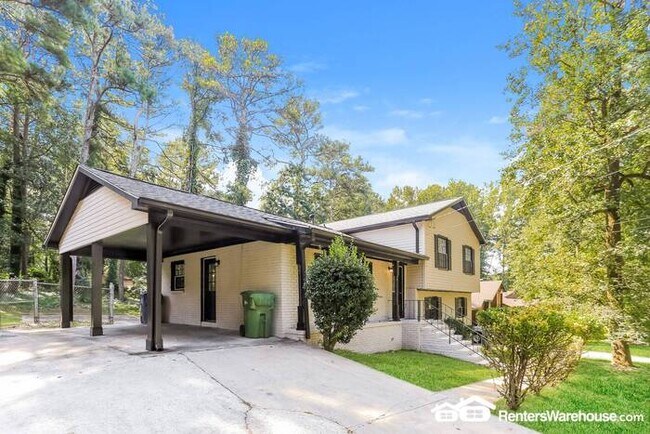 Building Photo - Wonderful Home with tons of space