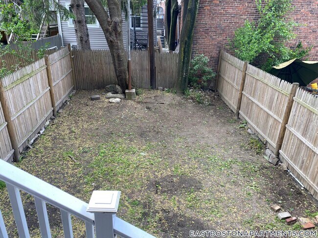 Foto del edificio - 150 Bremen St