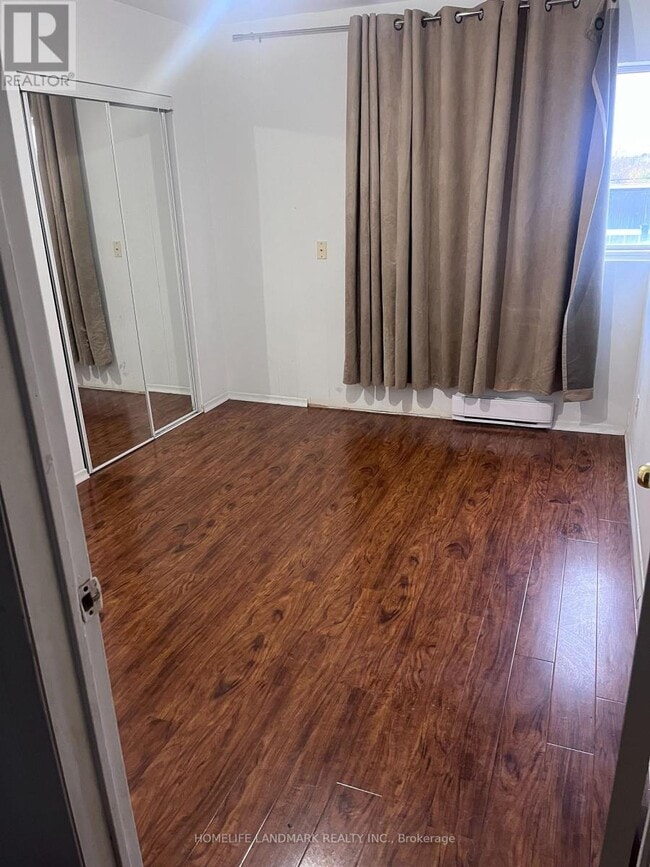 Building Photo - 13 King St E