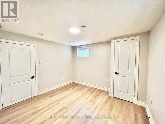 Building Photo - 65 Dewlane Dr