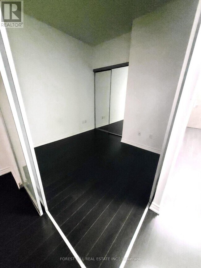 Photo du bâtiment - 386-4386 Yonge St