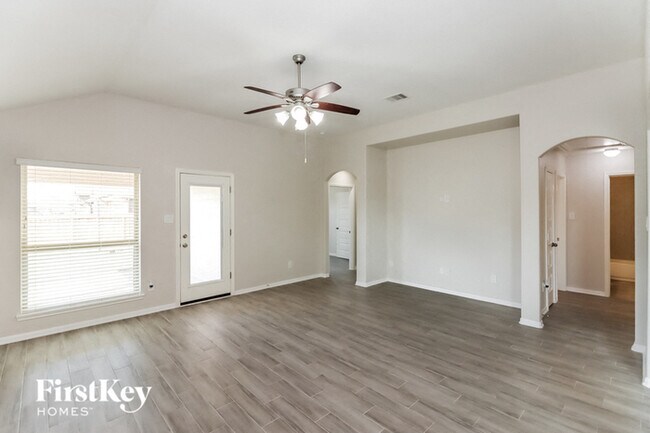 Foto del edificio - 3118 Zachary Bay Ln