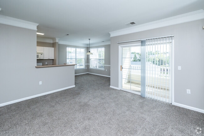 2BR, 2BA - 1,075SF - Living Room - The Marlowe