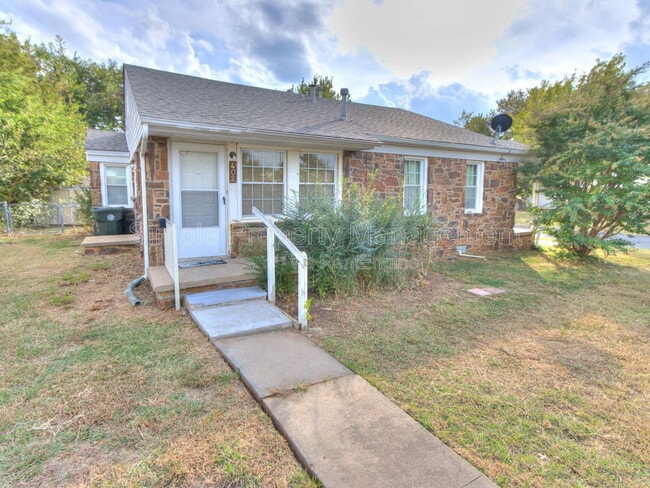 Photo - 402 Babb Dr Townhome