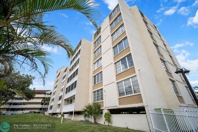 Foto del edificio - 7051 Environ Blvd