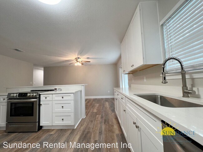 Building Photo - 4 br, 2 bath House - 631 Golf Course Drive