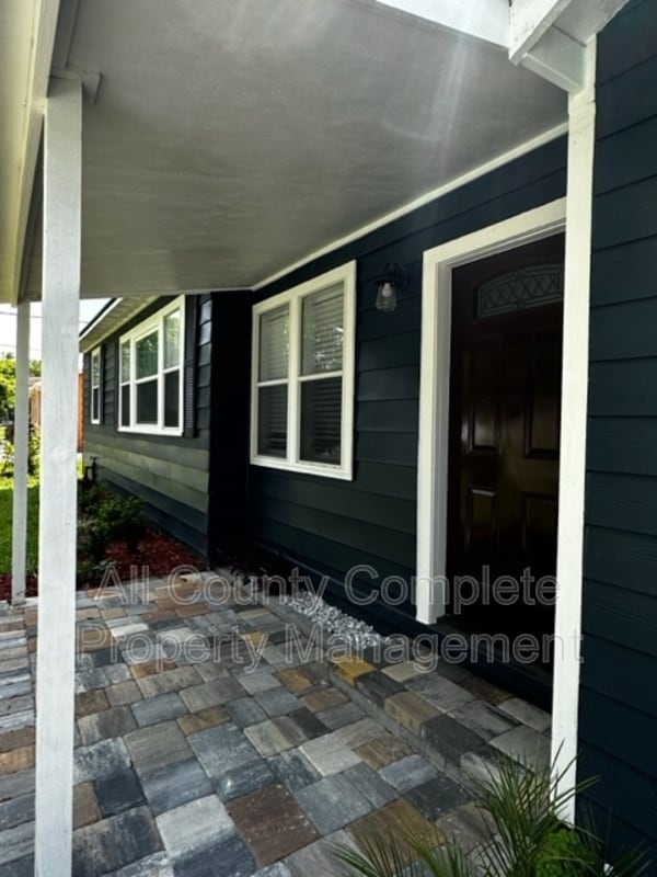 Building Photo - 7616 Lueders Ave