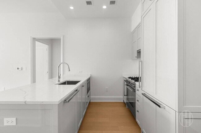 Foto del edificio - 100 Claremont Ave