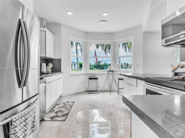 Building Photo - 3366 SW 152nd Pl