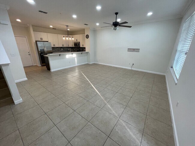 Foto del edificio - 3 Bed/2.5 Bath, 2 Story Townhome in Legacy Park