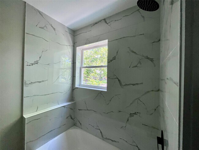 Foto del edificio - 8335 Bonner Dr