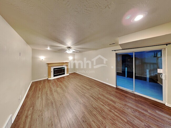 Foto del edificio - 5052 W Wormwood Dr