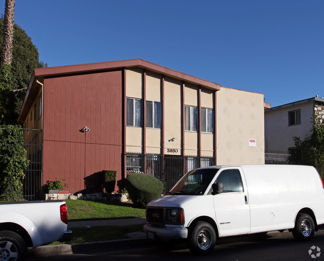 Building Photo - 3850 Gibraltar Ave