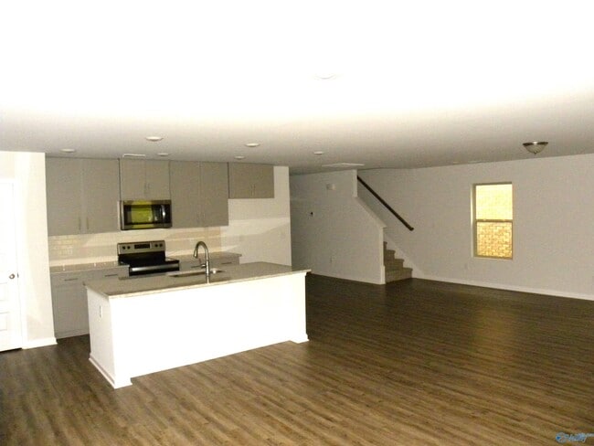 Building Photo - 14646 Ravenel Dr