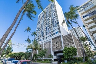 Building Photo - 2611 Ala Wai Blvd