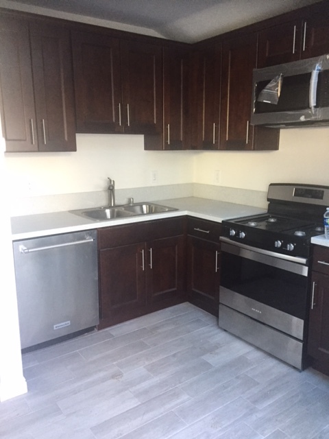 Kitchen - 17914 Bullock St