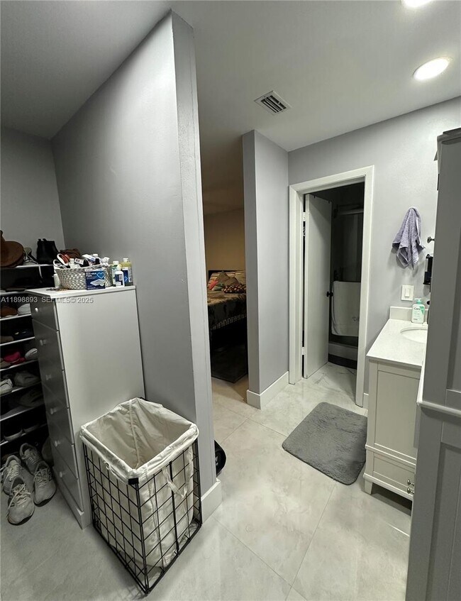 Foto del edificio - 3355 NW 47th Ave