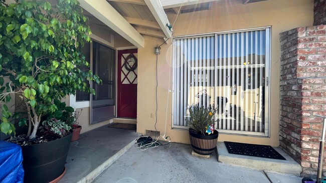 Foto del edificio - 3BD/2BA - Charming duplex in nice neighbor...