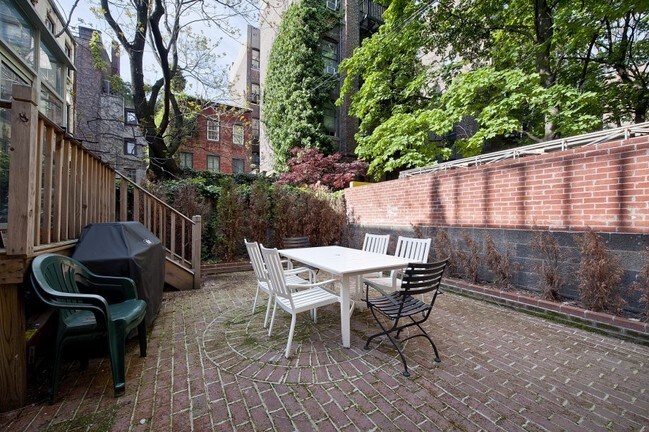 Building Photo- garden - 36 Bedford St