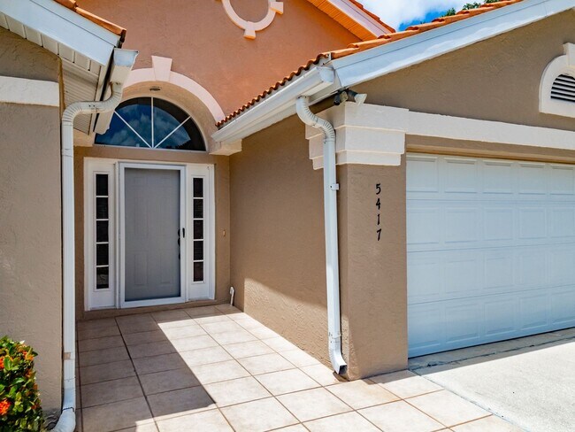 Foto del edificio - Bright & Airy 3bd/1.75bth in Quiet Neighbo...