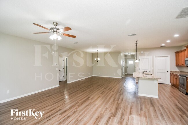 Foto del edificio - 388 Gillespie Gardens Dr