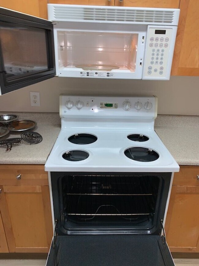 Foto del edificio - Beautiful condominium for Rent