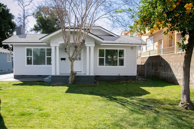 Exterior Front - 6909 Hazeltine Ave