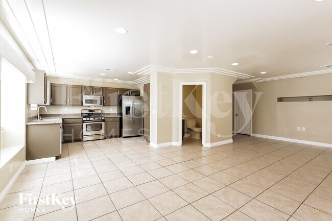 Foto del edificio - 4512 Powell Point Way