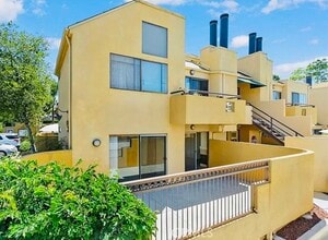 Building Photo - 25712 Le Parc