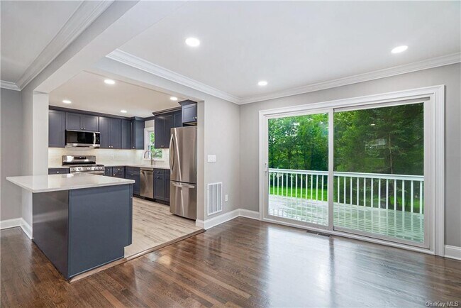 Foto del edificio - 36 Old Farm Rd