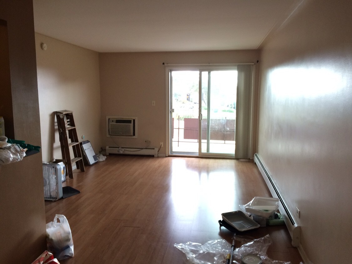 Sala de estar - 7610 W Grand Ave