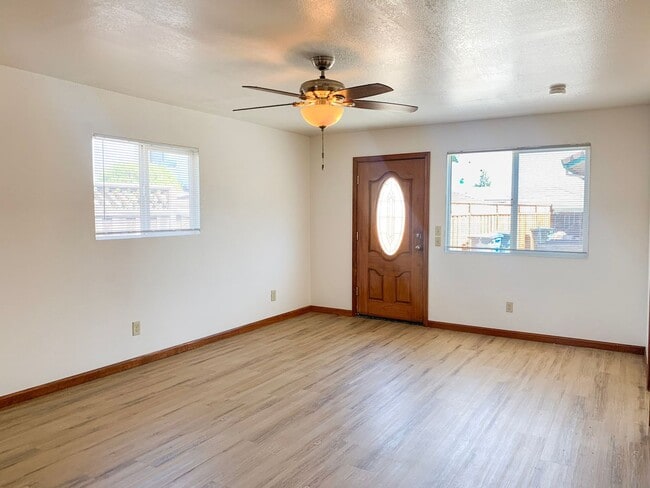 Building Photo - 1691 Albion Ct