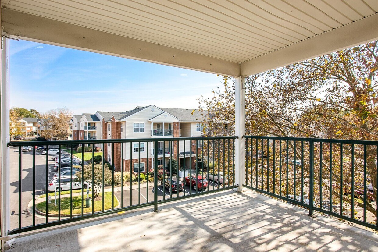 Foto del edificio - Luxury 2-Bed/2-Bath Condo in Glen Allen – Bright, Spacious, and Modern! Available April