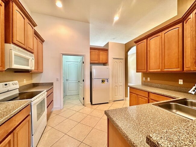 Foto del edificio - 4 Bedroom / 2 Bath Home in Royal Trails