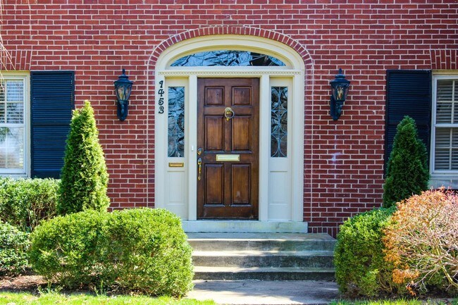 Foto del edificio - 1453 Tates Creek Rd