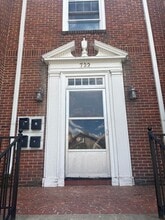 Building Photo - 722 S Lexington Ave