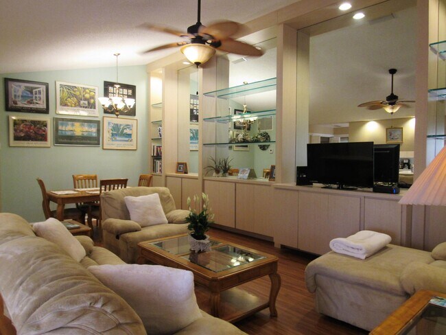 Building Photo - 9801 Chapman Oak Ct