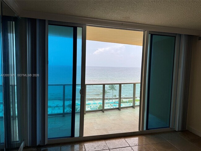 Foto del edificio - 2501 S Ocean Dr