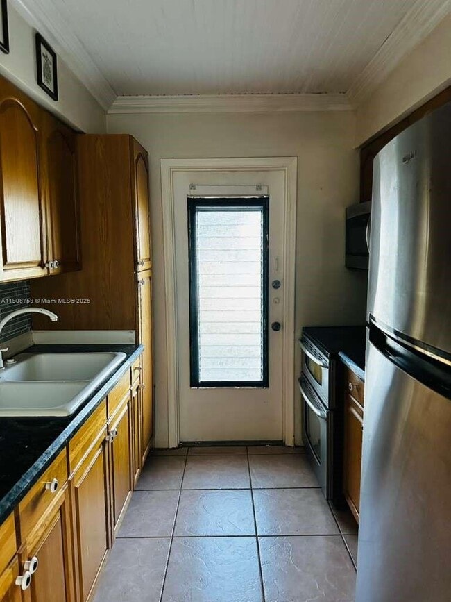 Foto del edificio - 1850 Arthur St