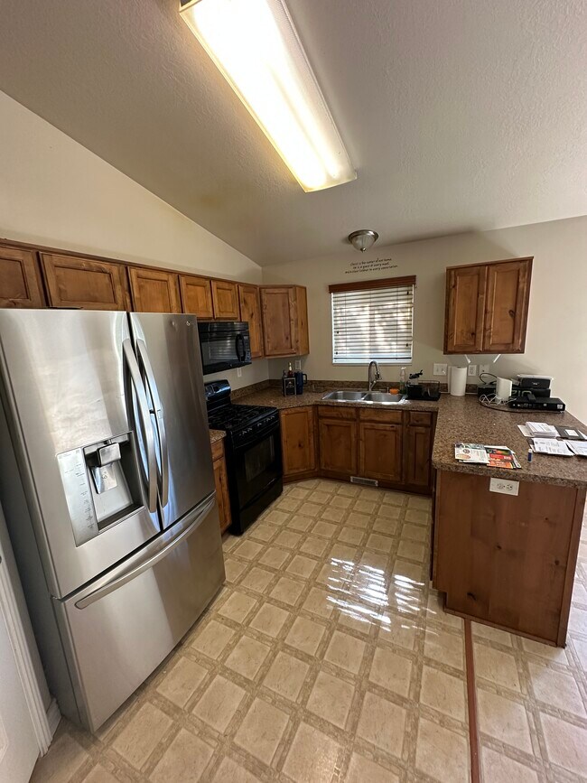Kitchen - 2113 N 550 W