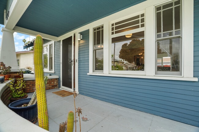 Building Photo - 4170 3rd Ave