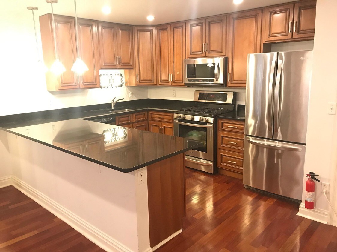 Open Kitchen - 803 Sip St